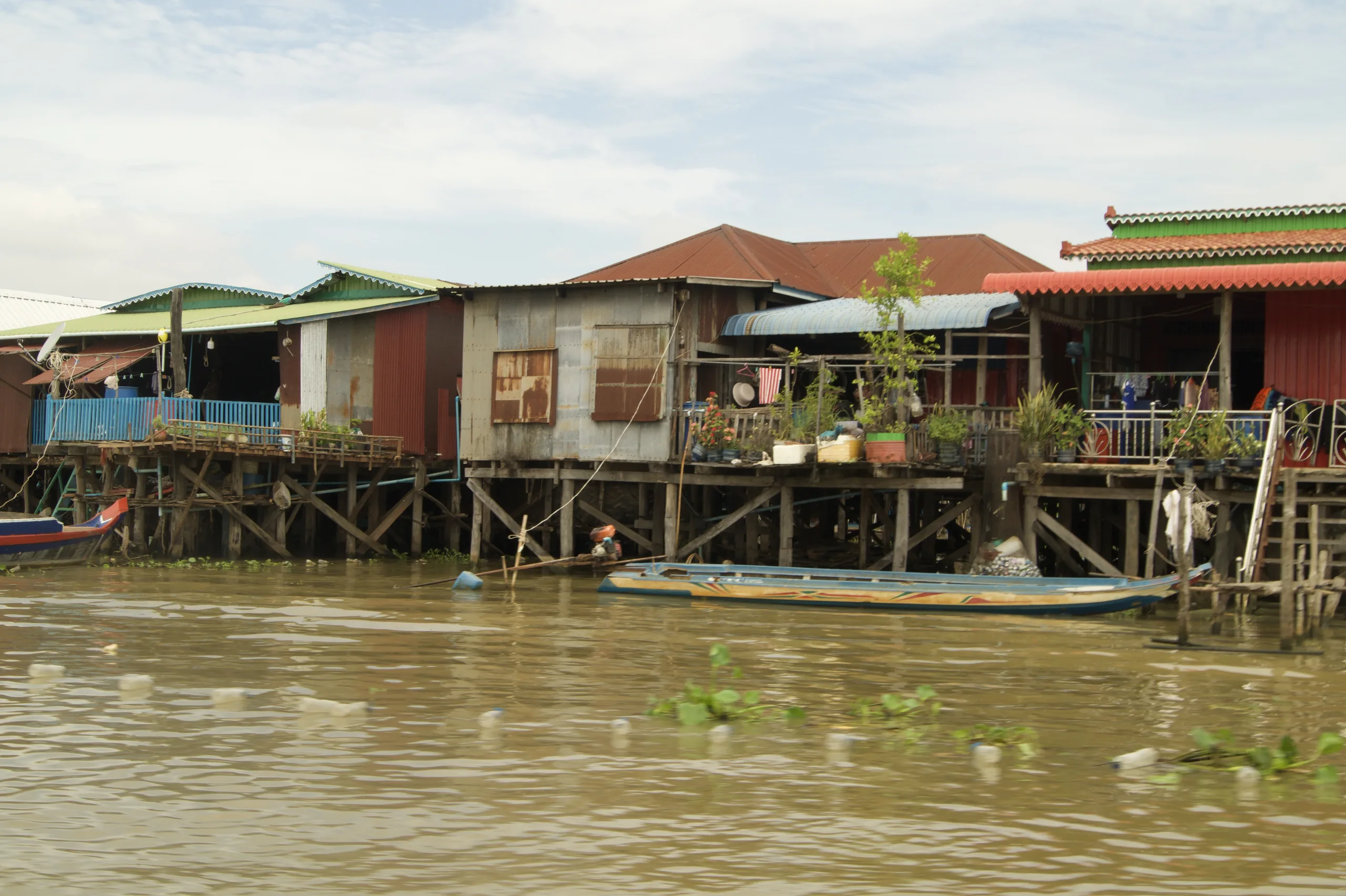 Photo of the floating village of Kampong Khleang